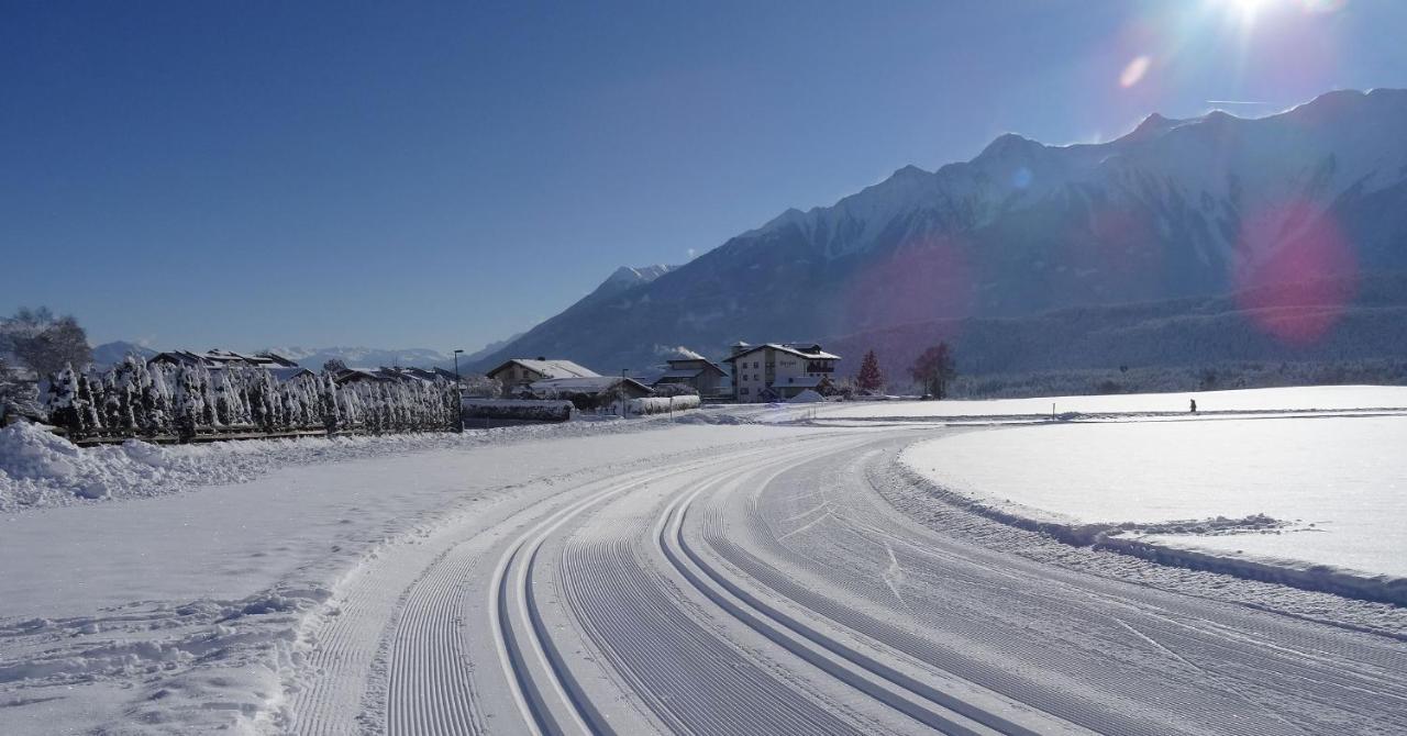 Hotel Adlerhof Am Sonnenplateau Mieming Esterno foto