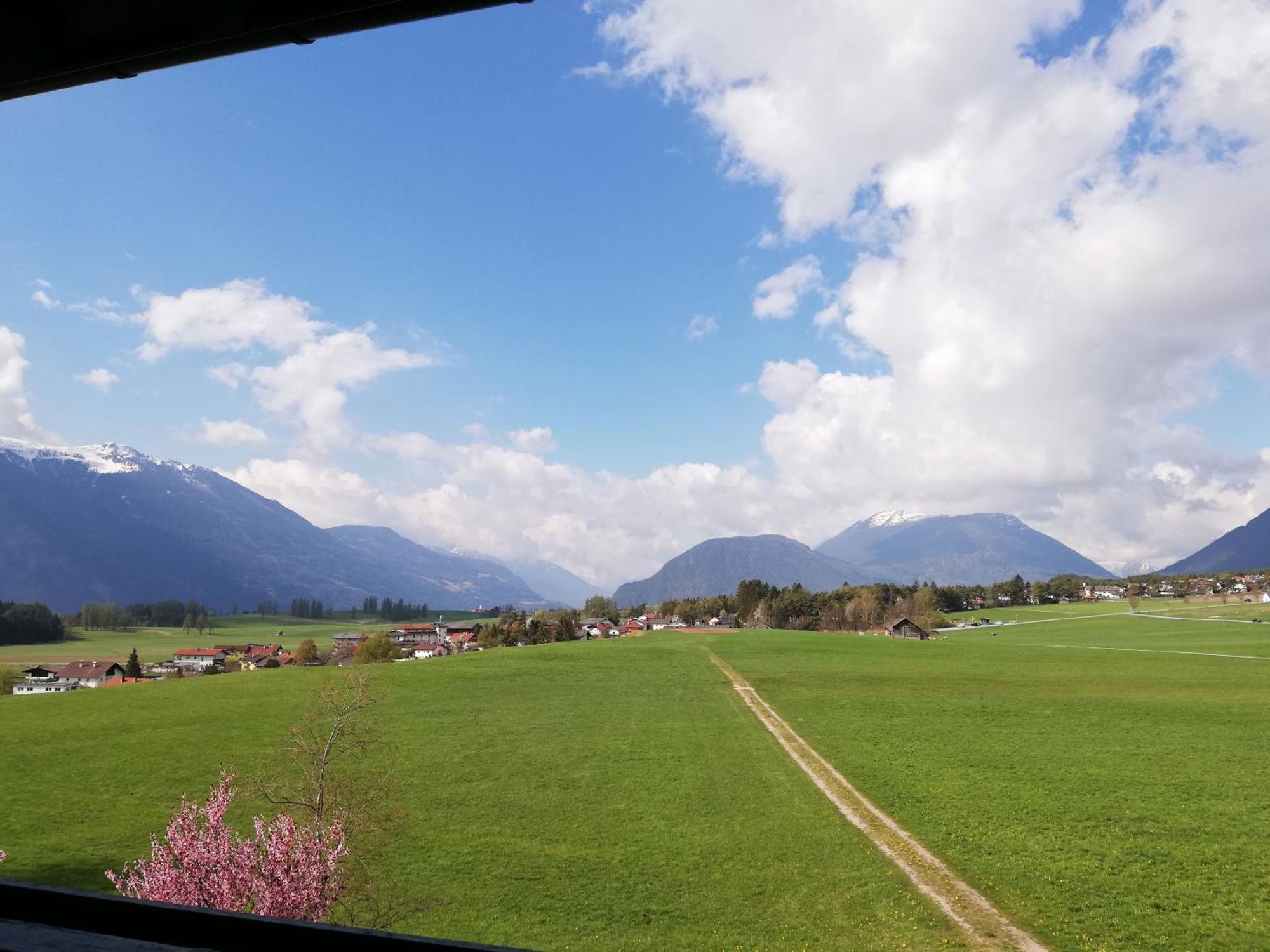 Hotel Adlerhof Am Sonnenplateau Mieming Esterno foto